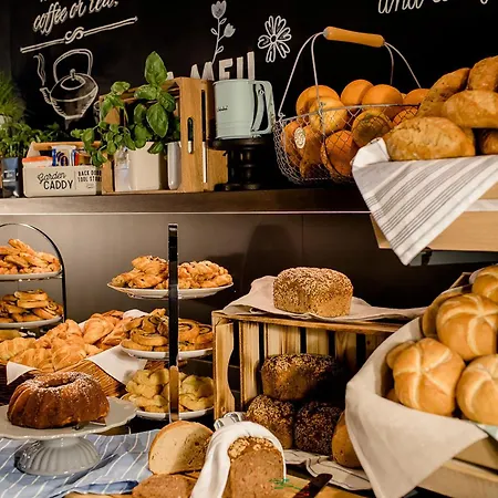 One Frankfurt-roemer Hotel