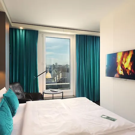 One Frankfurt-roemer Hotel 3*