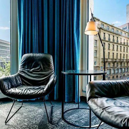 One Frankfurt-roemer Hotel 3*