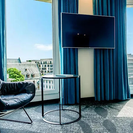 One Frankfurt-roemer Hotel 3*