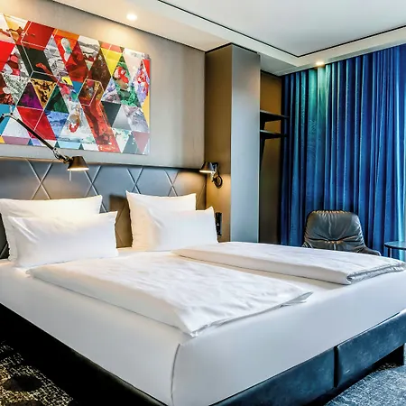 One Frankfurt-roemer Hotel 3*