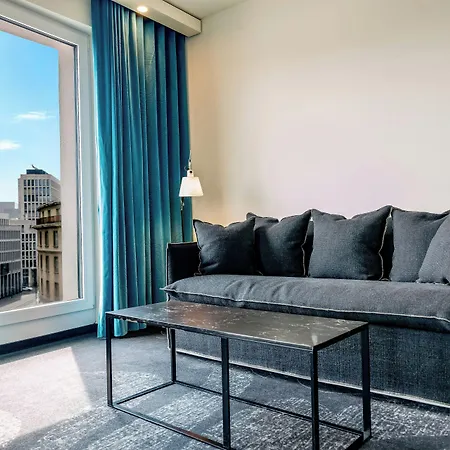 Hotel One Frankfurt-roemer 3*