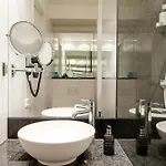 מלון One Frankfurt-roemer 3*