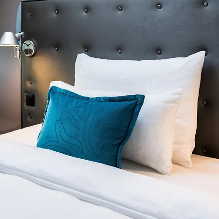 Hotel One Frankfurt-roemer 3*