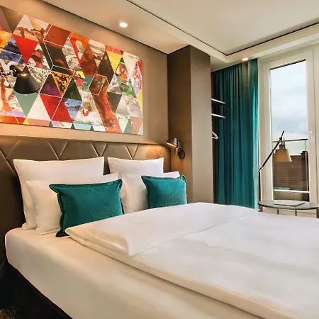 Hotel One Frankfurt-roemer 3*