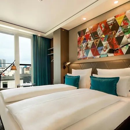 One Frankfurt-roemer Hotel 3*