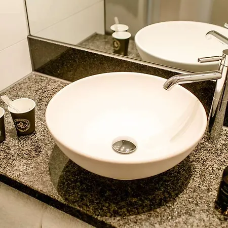 Otel One Frankfurt-roemer 3*
